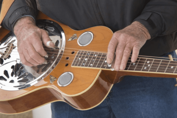 Tout savoir sur le Dobro Photo 1