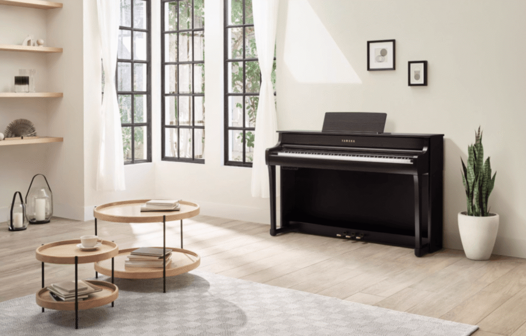 Piano Yamaha CLP-835 B Photo 1