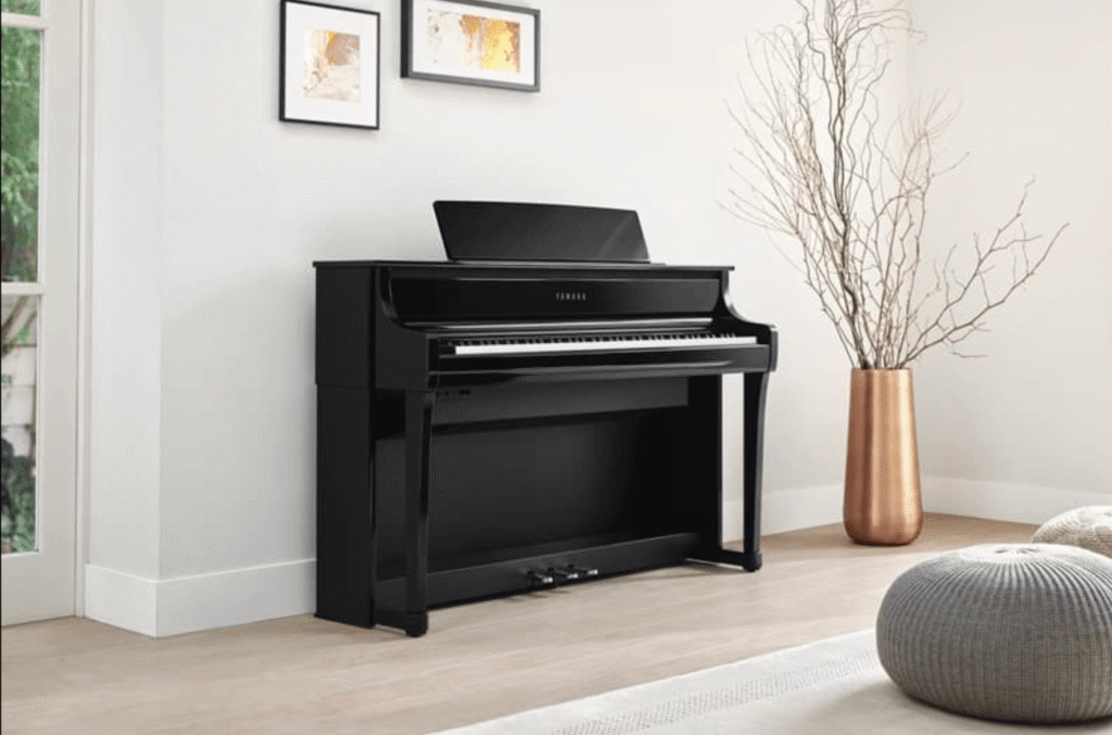 Yamaha Clavinova CLP-875 Photo 1