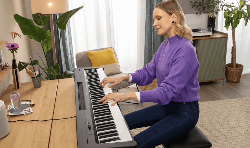 Yamaha P-145 Photo 2