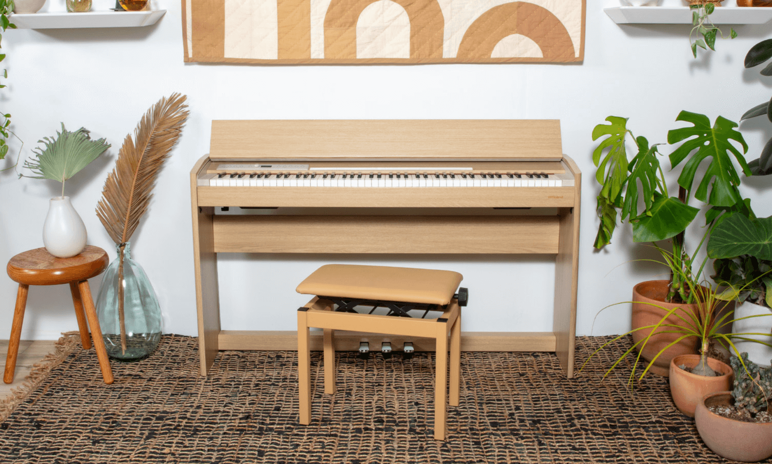Piano Roland F-701 Photo 1