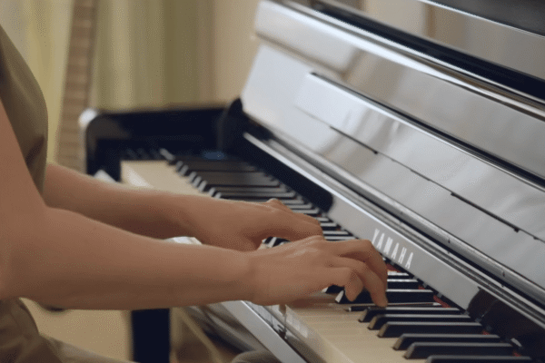 Yamaha CLP-885 Photo 4